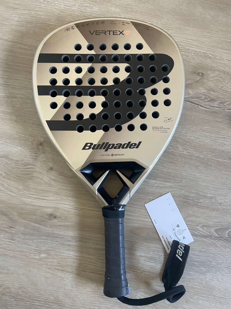 Bullpadel Vertex 04 W