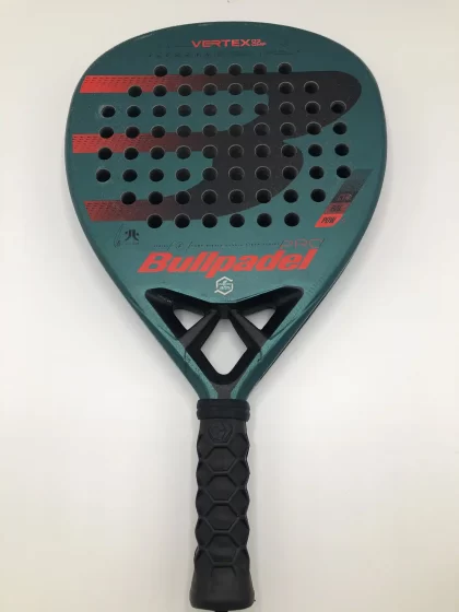 Bullpadel Vertex 03 CMF incl. hesacore grip