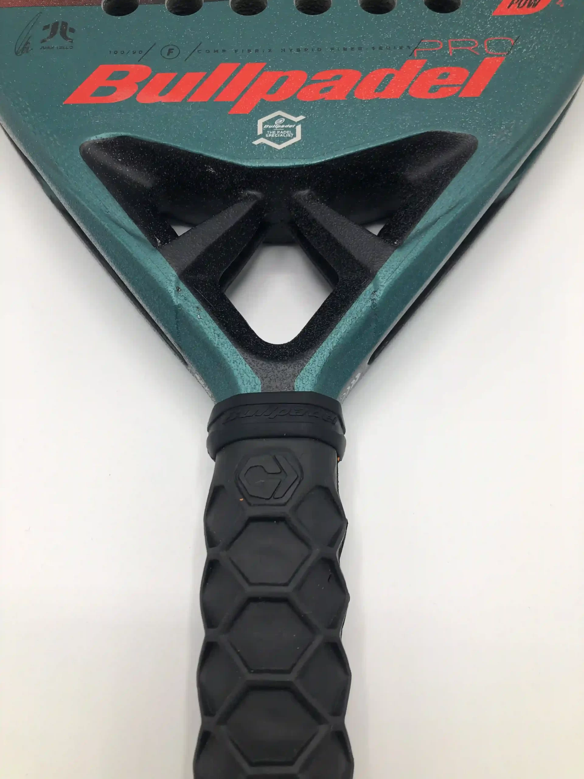 Bullpadel Vertex 03 CMF incl. hesacore grip - Afbeelding 3