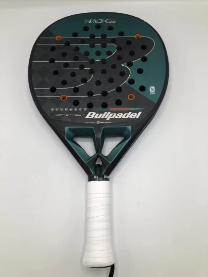 Bullpadel Hack 04 Hybrid 2025