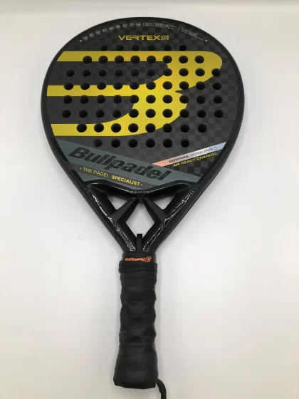 Bullpadel Vertex 03 CTR incl. hesacoregrip